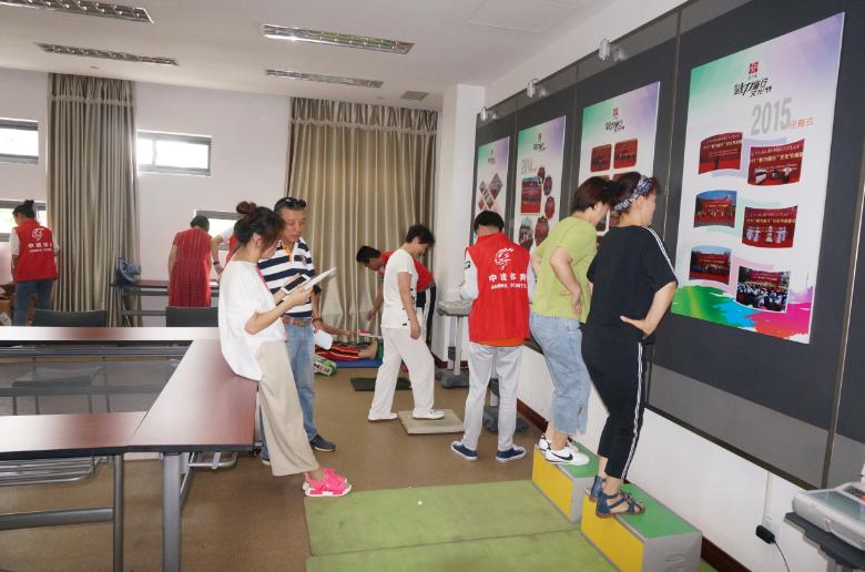 上海市社區<a href=http://m.cnzcn.net.cn target=_blank class=infotextkey>健身</a>俱樂部