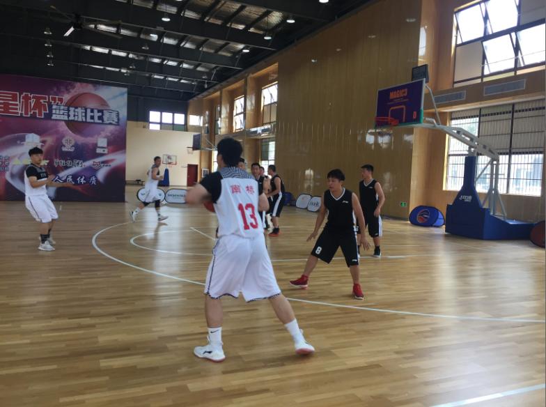 上海市社區(qū)<a href=http://m.cnzcn.net.cn target=_blank class=infotextkey>健身</a>俱樂部