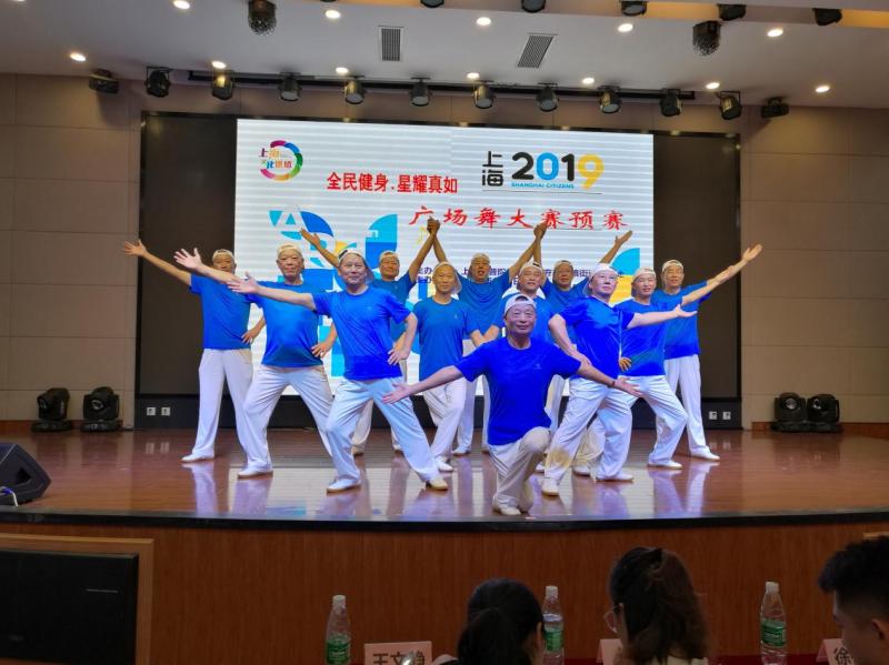 上海市社區(qū)<a href=http://m.cnzcn.net.cn target=_blank class=infotextkey>健身</a>俱樂(lè)部