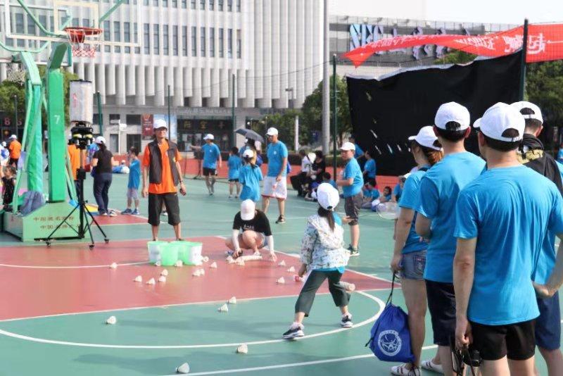 上海市社區(qū)<a href=http://m.cnzcn.net.cn target=_blank class=infotextkey>健身</a>俱樂(lè)部