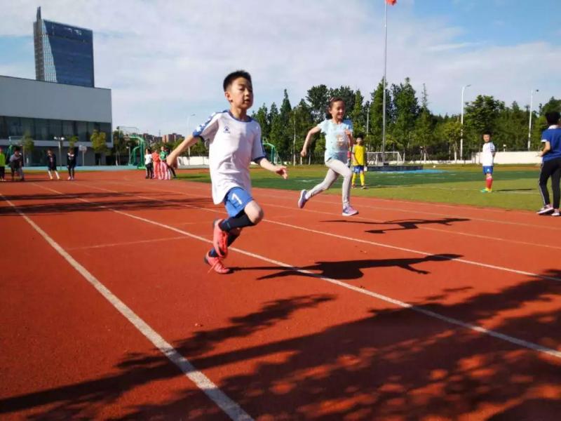 上海市社區(qū)<a href=http://m.cnzcn.net.cn target=_blank class=infotextkey>健身</a>俱樂部