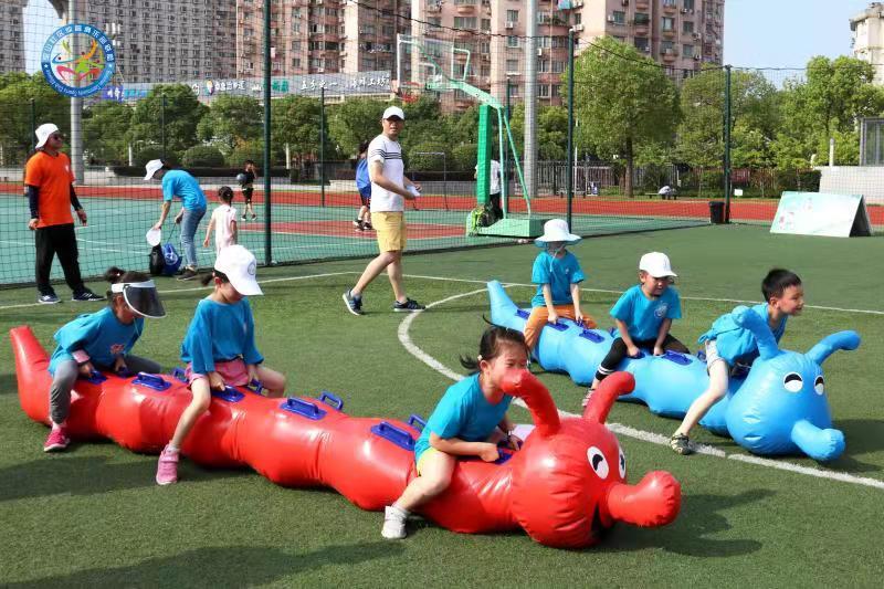 上海市社區(qū)<a href=http://m.cnzcn.net.cn target=_blank class=infotextkey>健身</a>俱樂(lè)部