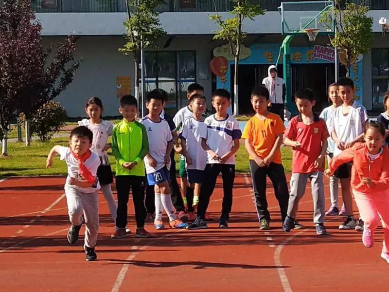 上海市社區(qū)<a href=http://m.cnzcn.net.cn target=_blank class=infotextkey>健身</a>俱樂部