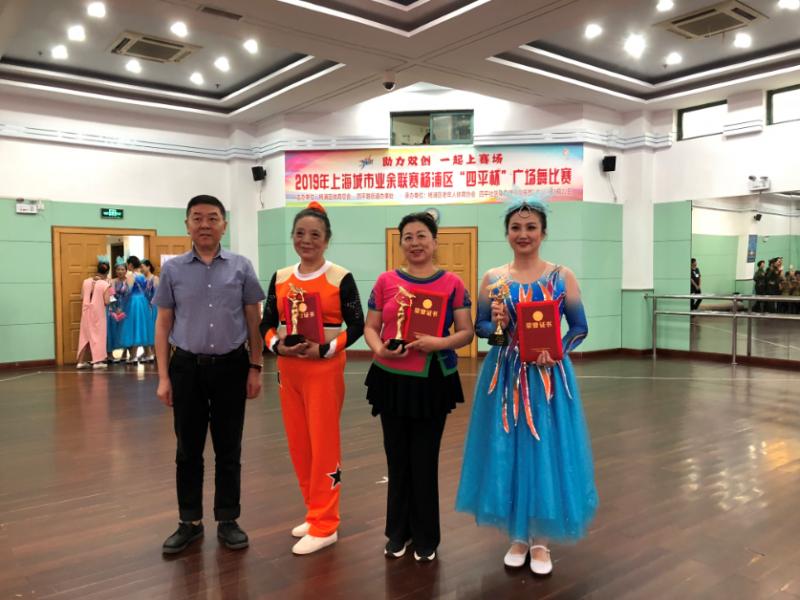 上海市社區<a href=http://m.cnzcn.net.cn target=_blank class=infotextkey>健身</a>俱樂部