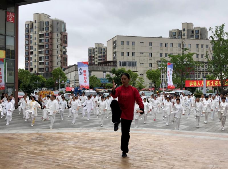 上海市社區<a href=http://m.cnzcn.net.cn target=_blank class=infotextkey>健身</a>俱樂部