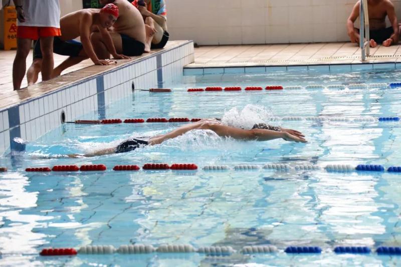 上海市社區(qū)<a href=http://m.cnzcn.net.cn target=_blank class=infotextkey>健身</a>俱樂部