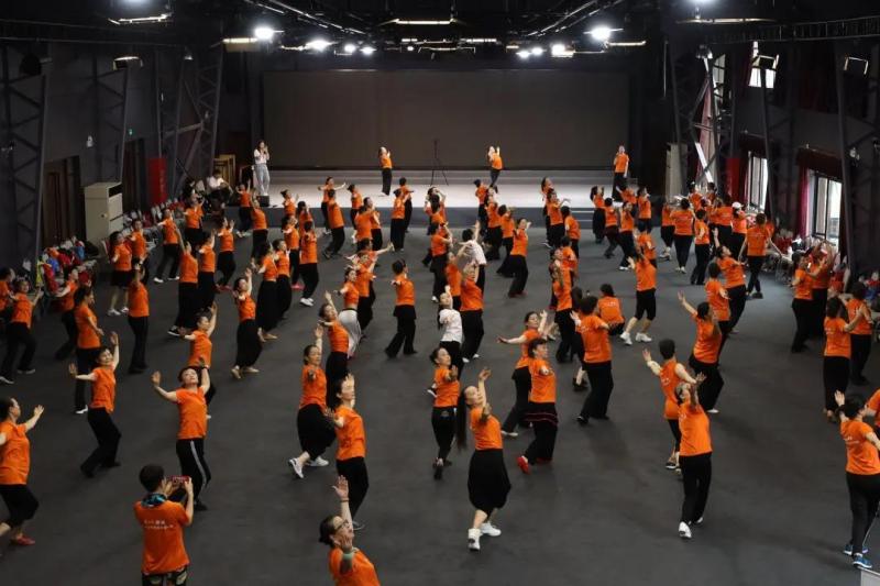 上海市社區<a href=http://m.cnzcn.net.cn target=_blank class=infotextkey>健身</a>俱樂部