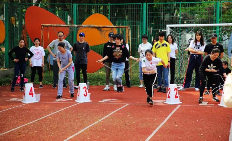 上海市社區(qū)<a href=http://m.cnzcn.net.cn target=_blank class=infotextkey>健身</a>俱樂部