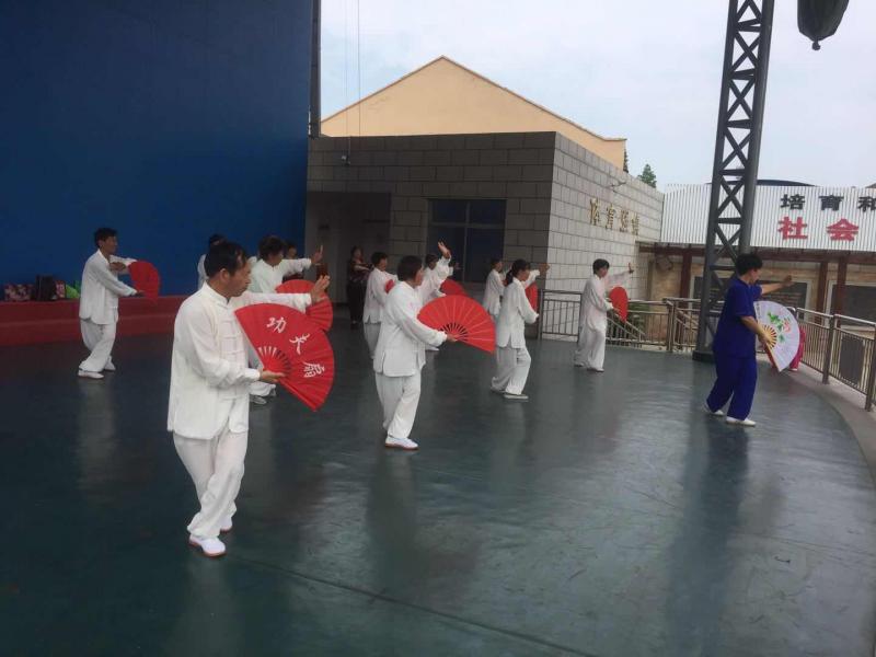 上海市社區<a href=http://m.cnzcn.net.cn target=_blank class=infotextkey>健身</a>俱樂部