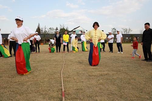 上海市社區(qū)<a href=http://m.cnzcn.net.cn target=_blank class=infotextkey>健身</a>俱樂部