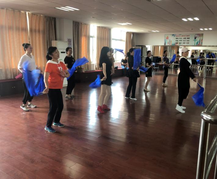 上海市社區<a href=http://m.cnzcn.net.cn target=_blank class=infotextkey>健身</a>俱樂部