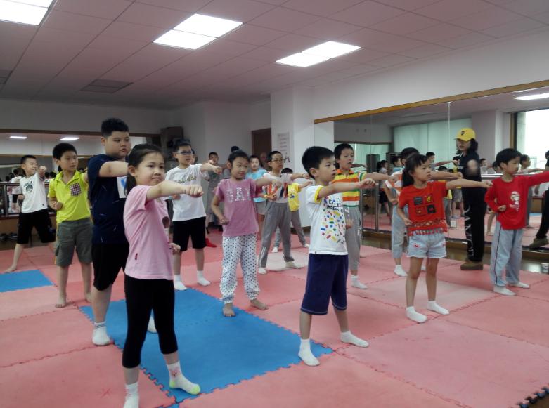 上海市社區<a href=http://m.cnzcn.net.cn target=_blank class=infotextkey>健身</a>俱樂部