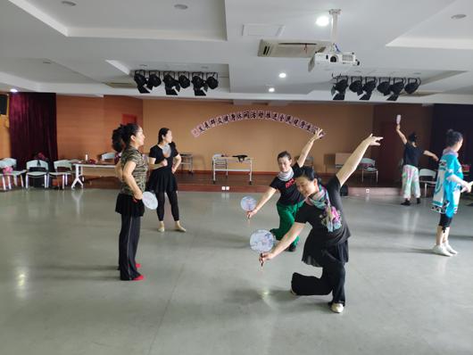 上海市社區<a href=http://m.cnzcn.net.cn target=_blank class=infotextkey>健身</a>俱樂部