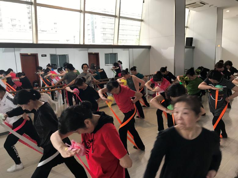 上海市社區<a href=http://m.cnzcn.net.cn target=_blank class=infotextkey>健身</a>俱樂部