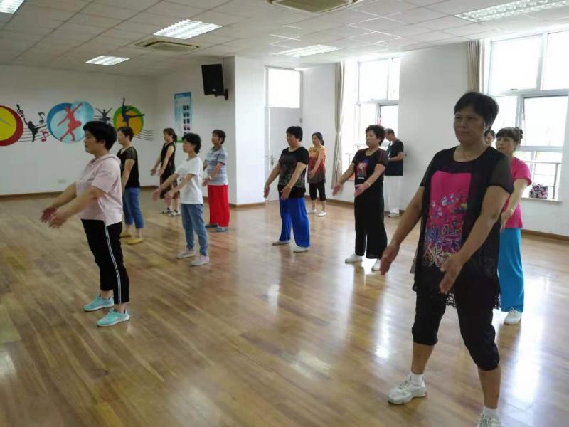 上海市社區<a href=http://m.cnzcn.net.cn target=_blank class=infotextkey>健身</a>俱樂部