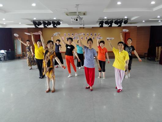 上海市社區<a href=http://m.cnzcn.net.cn target=_blank class=infotextkey>健身</a>俱樂部