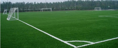 內蒙古土右旗民族中學人造草坪_戶外運動地面案例_廣東