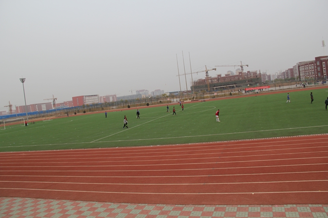 北京交通大學黃驊分校4*4<a href=http://m.cnzcn.net.cn target=_blank class=infotextkey>塑膠跑道</a>工程實例