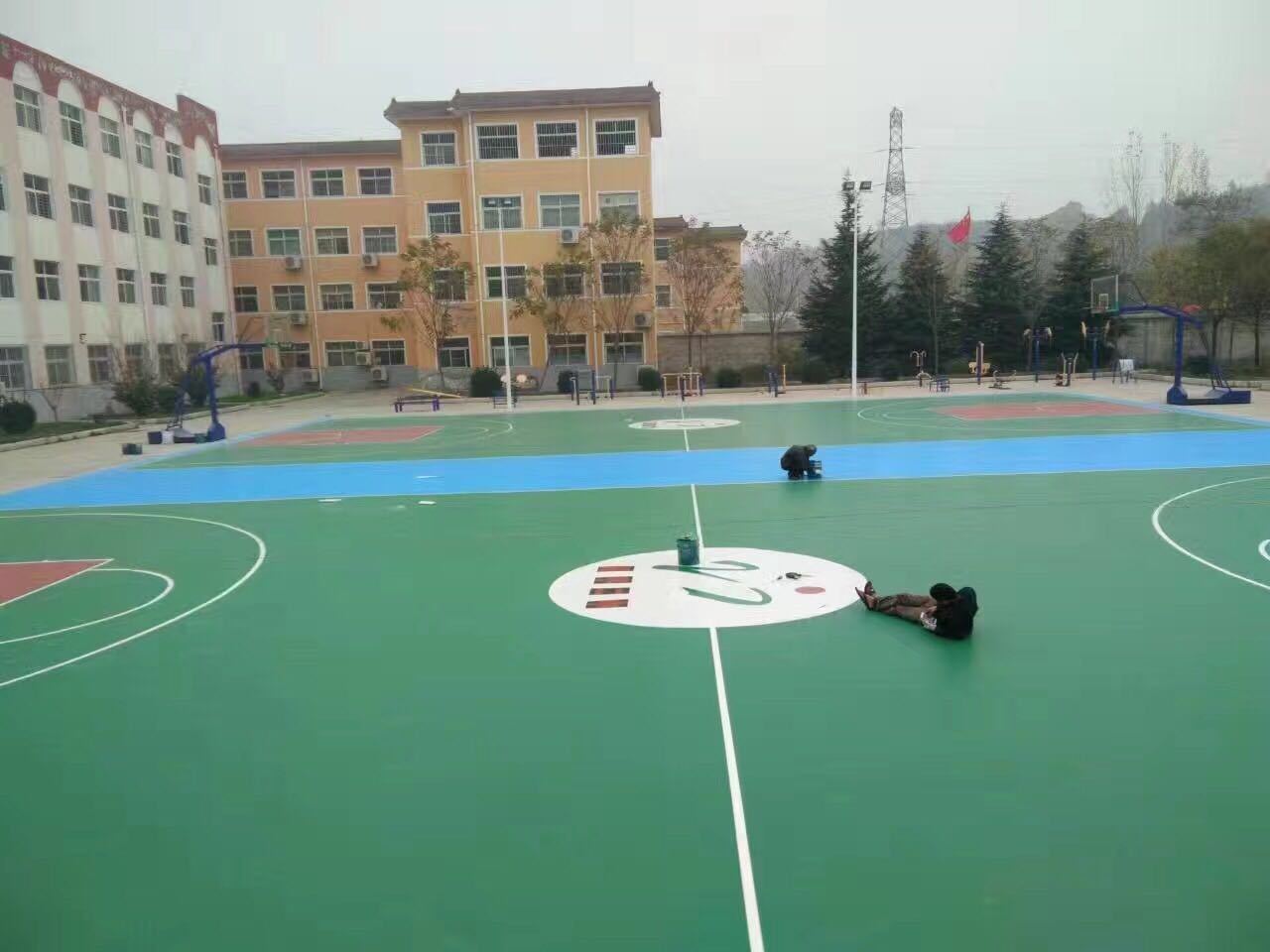 河南三門峽<a href=http://m.cnzcn.net.cn target=_blank class=infotextkey>硅PU</a>球場