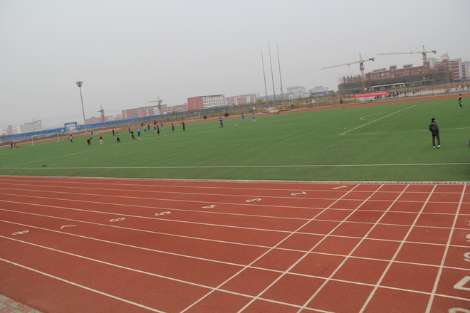 北京交通大學黃驊分校4*4<a href=http://m.cnzcn.net.cn target=_blank class=infotextkey>塑膠跑道</a>工程實例