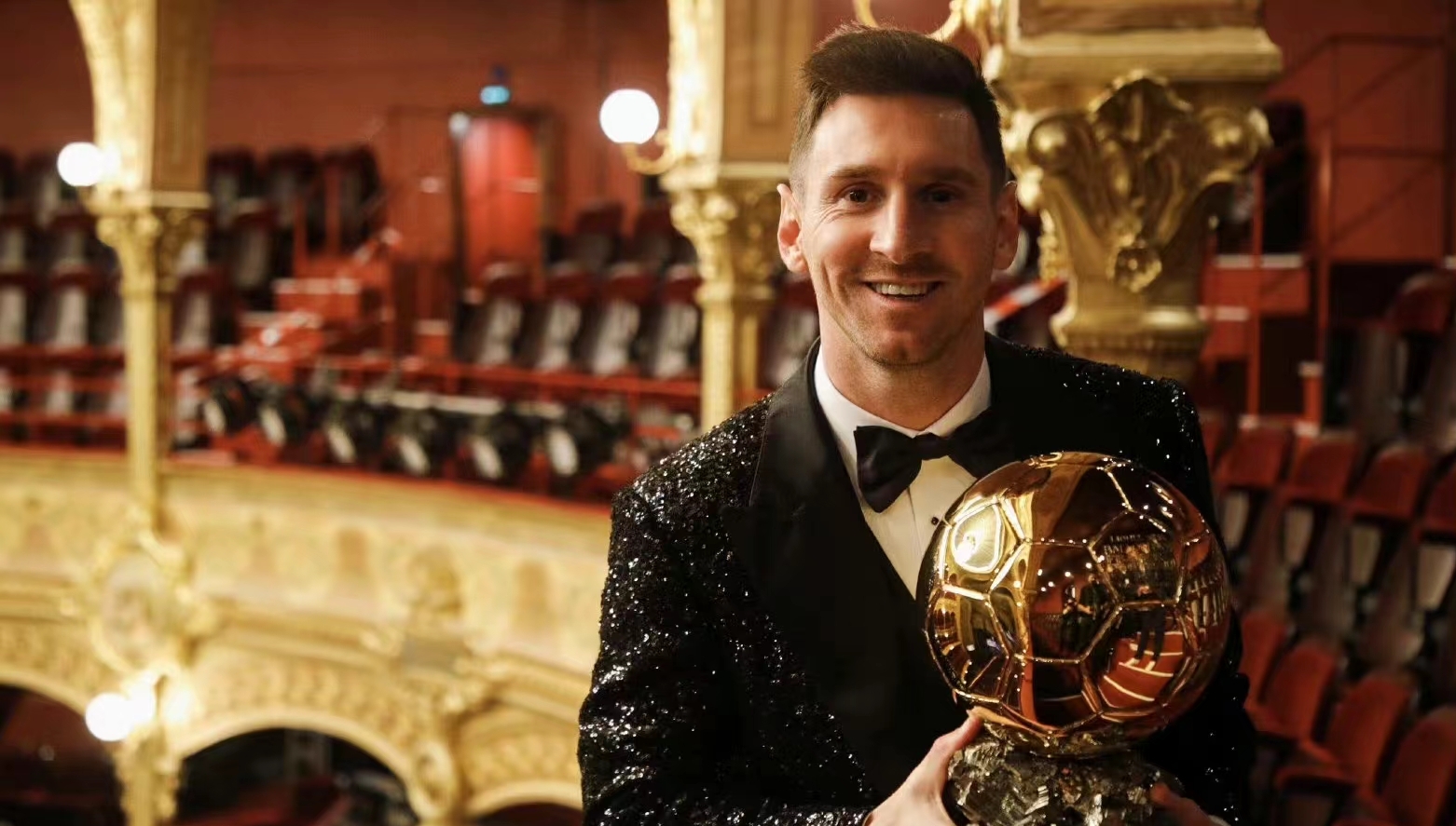 【歐洲足壇奧斯卡】七星連珠！梅西奪得職業生涯第七座金球獎
