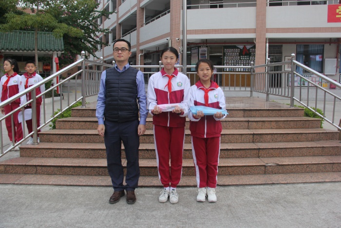 開發區第一小學：公益捐贈，情暖校園