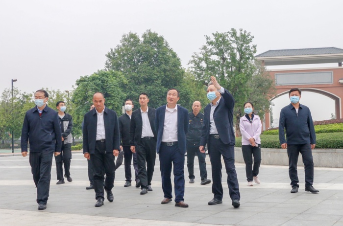 守護校園食品安全！市委組織部部長梁子財蒞臨桂山督導檢查