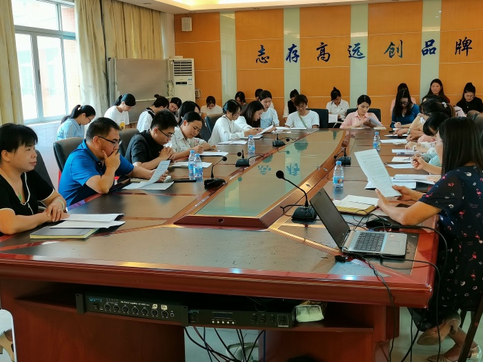 青藍結對清秋始，惟愿枝間子初成