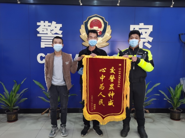 “斷指”群眾緊急求助，大涌鐵騎開道火速送醫