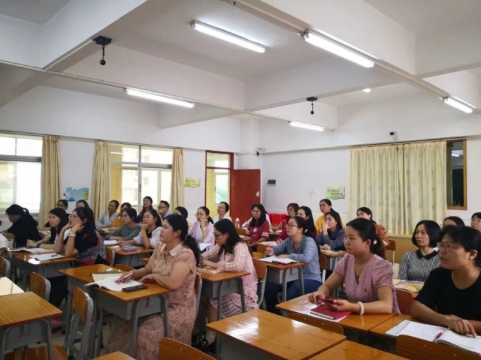 信息技術(shù)助教學，全體研課促提升