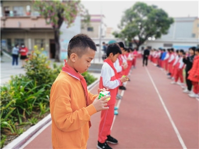 感受數(shù)學(xué)魅力，玩轉(zhuǎn)數(shù)學(xué)游戲