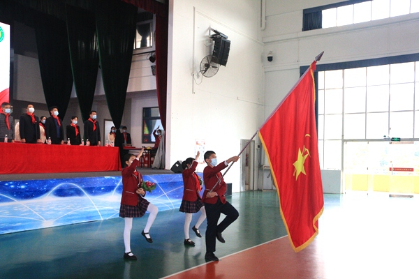 紅領巾心向黨 齊揚帆夢啟航