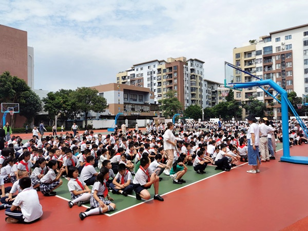 消防疏散常演練，安全意識記心間