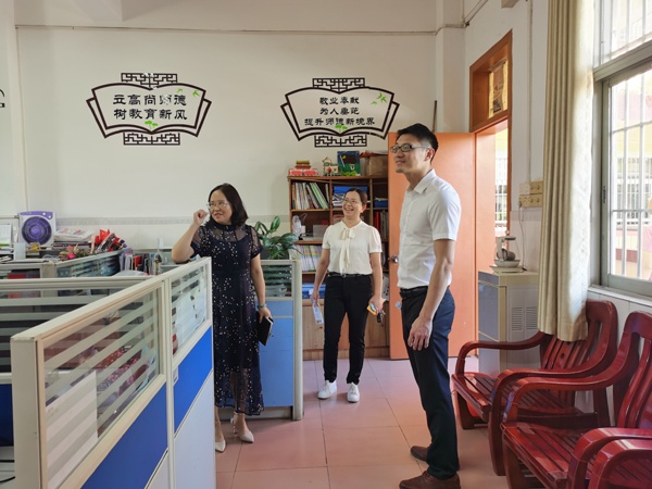 走訪進校園，調研促發展