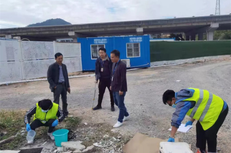 南區街道：開展專項行動，對違法行為“亮劍”