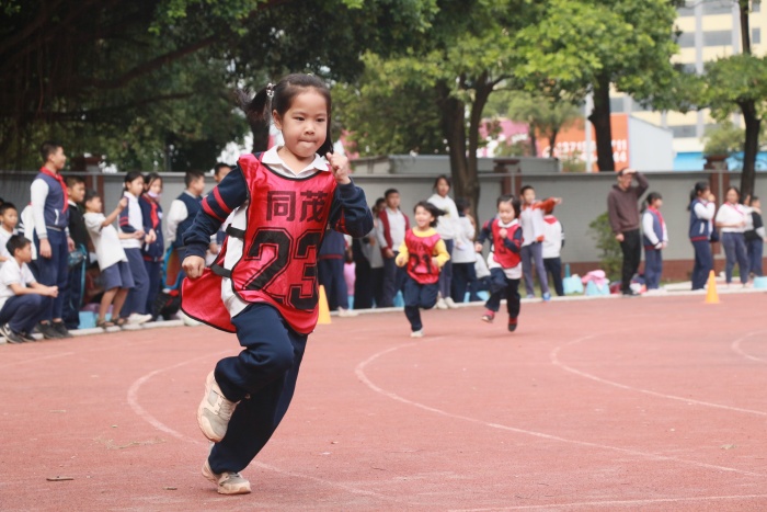 拼搏向上 展無限風采
