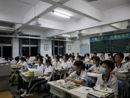 錘煉鋼鐵意志 爭當強國少年 ——市僑中舉行2021級高一新生軍訓動員大會