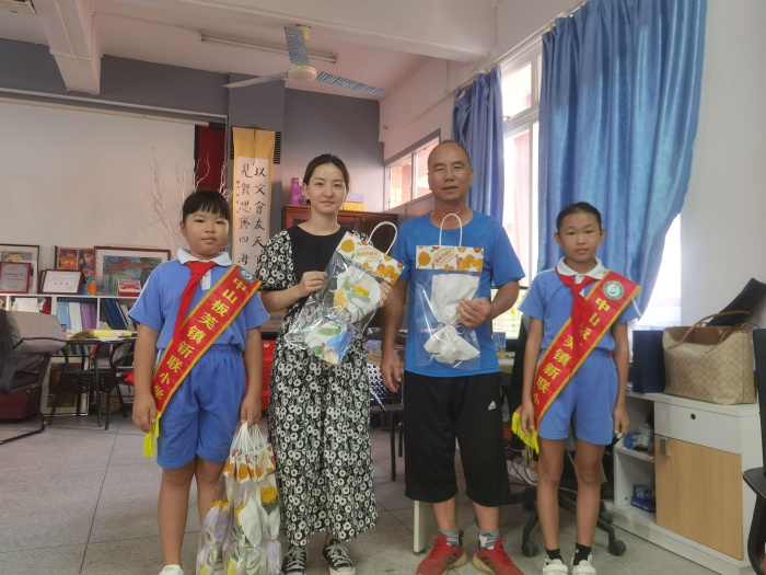 新聯小學組織開展慶祝教師節系列活動