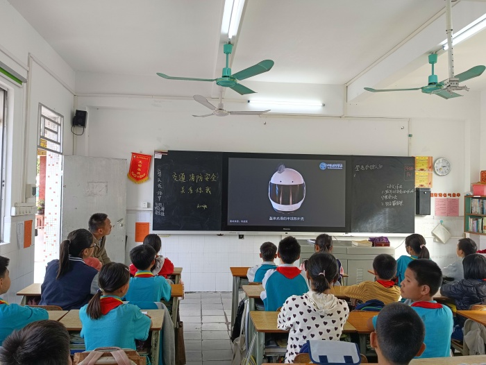 民眾街道接源小學(xué)開(kāi)展“消防安全”主題教育活動(dòng)