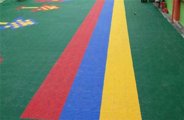 EPDM現澆<a href=http://m.cnzcn.net.cn target=_blank class=infotextkey>塑膠跑道</a>