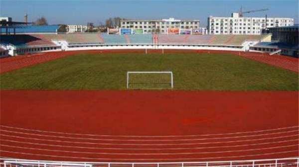 400米<a href=http://m.cnzcn.net.cn target=_blank class=infotextkey>塑膠跑道</a>