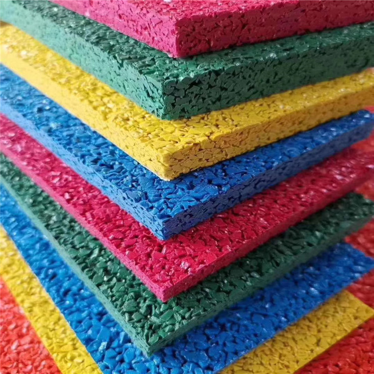 義發供應 學校操場<a href=http://m.cnzcn.net.cn target=_blank class=infotextkey>塑膠跑道</a> 校園<a href=http://m.cnzcn.net.cn target=_blank class=infotextkey>塑膠跑道</a> 公園<a href=http://m.cnzcn.net.cn target=_blank class=infotextkey>塑膠跑道</a> <a href=http://m.cnzcn.net.cn target=_blank class=infotextkey>塑膠跑道</a>鋪設