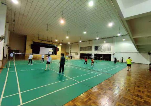 梁開中學體育館