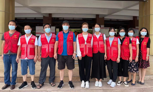 火炬三小：我為群眾辦實(shí)事 一線助力疫情防控