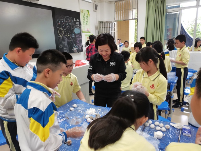 喜慶元宵節，親子包湯圓