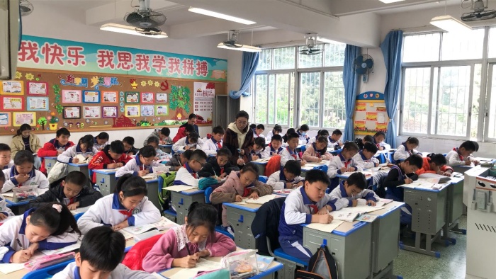 開發(fā)區(qū)教育指導(dǎo)中心對第二小學(xué)進行教學(xué)常規(guī)督導(dǎo)