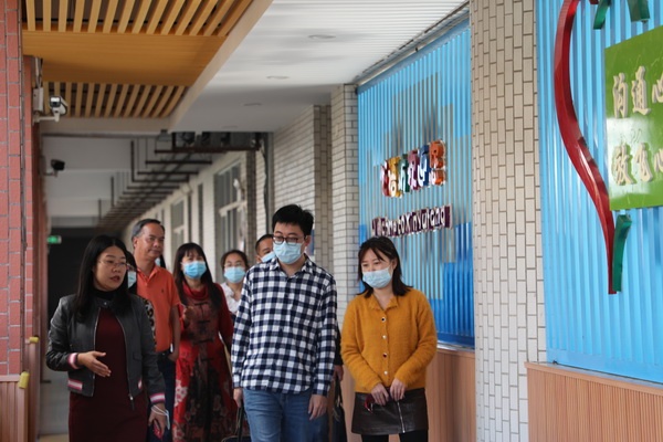 開發(fā)區(qū)香暉園小學(xué)迎接中山市婦女兒童發(fā)展規(guī)劃終期評估實地考察