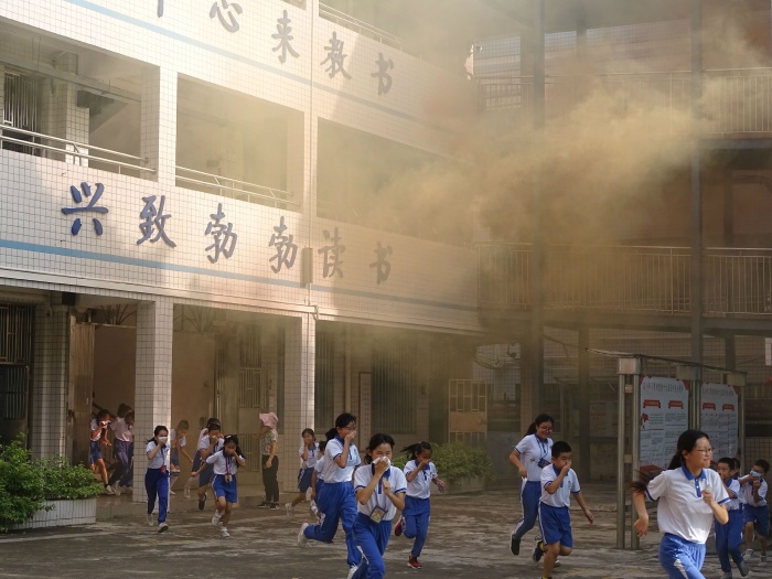 【我為群眾辦實事】開發區第二小學開展消防應急疏散演練