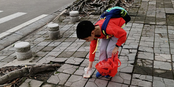 童心向黨，學雷鋒，做先鋒