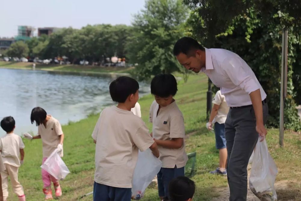 真敢想，竟有家長要求老師負責送孩子回家，學校是“無限責任公司”？